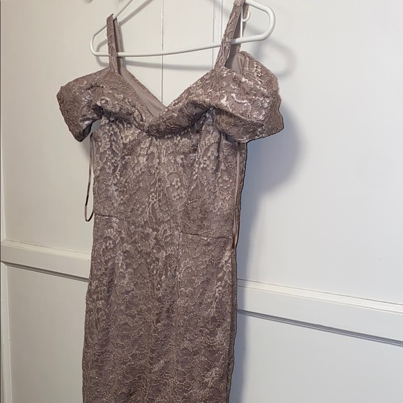 R&M Richards Size 4P Cream Lace Off-the-Shoulder Knee-Length Dress - Picture 7 of 9